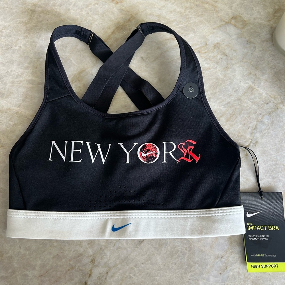 NWT NIKE Impact New York City Sports Bra!!! 🏙️